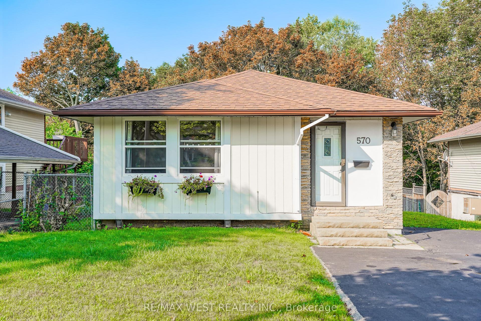 570 Annandale Street, Oshawa — Detached for sale, photo 1