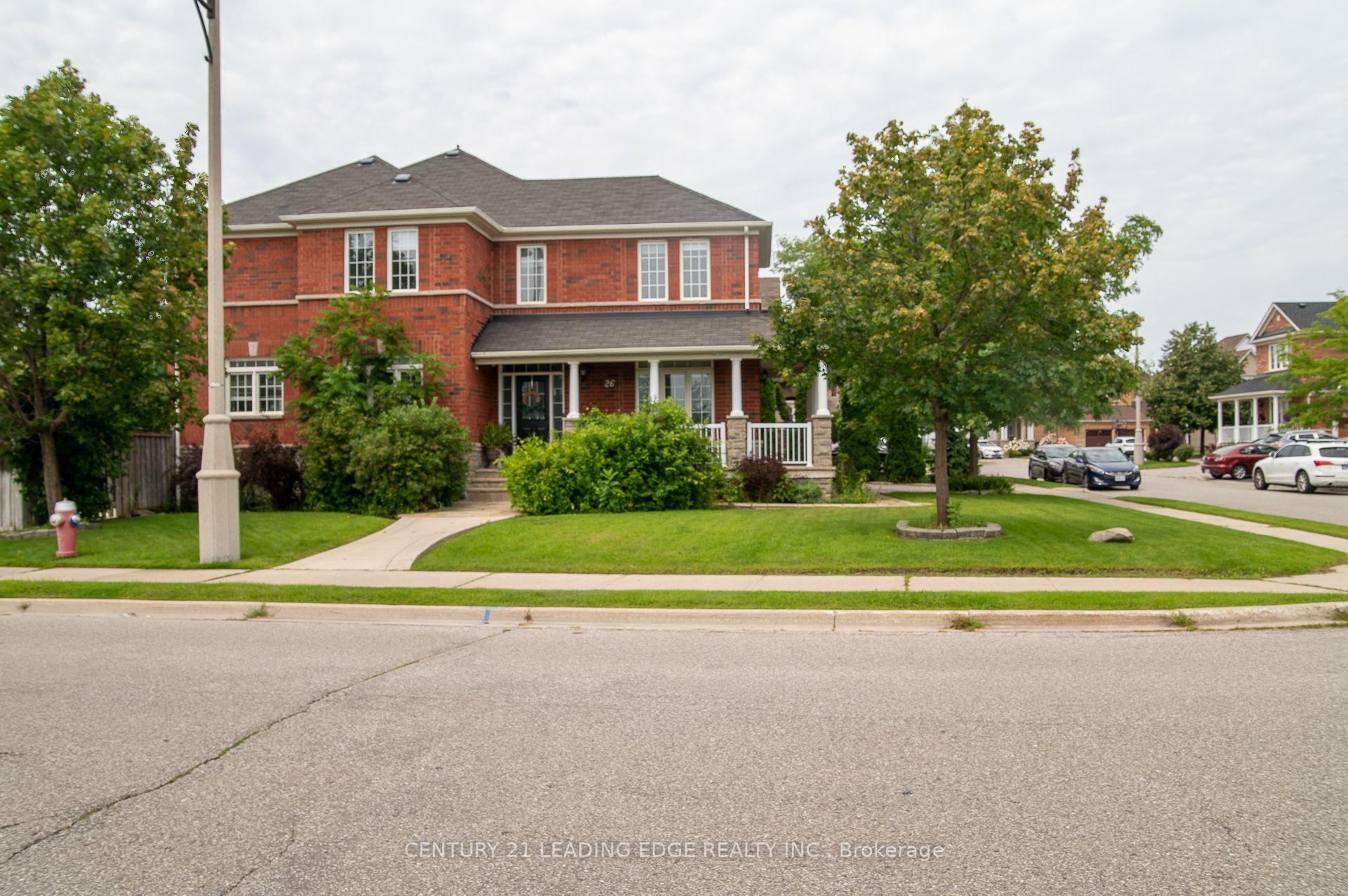 26 Huntspoint Drive — photo 1