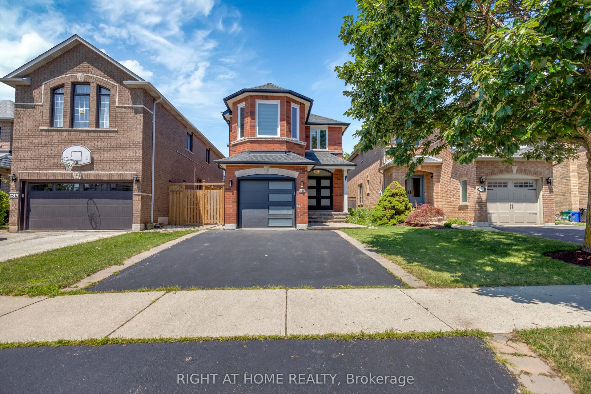2029 Westmount Drive, Oakville — Detached for lease, photo 1