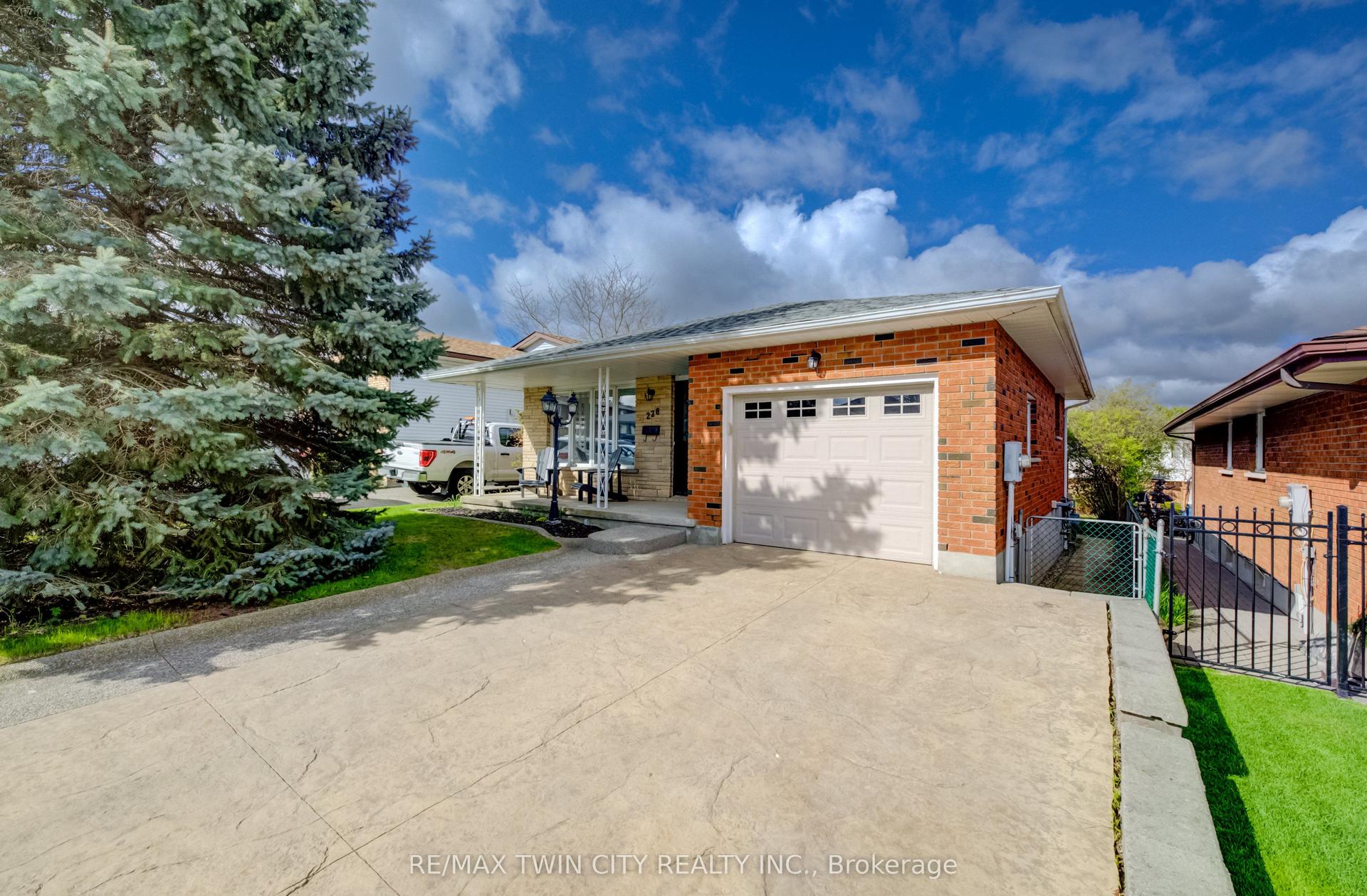 226 Hillmer Road — photo 1