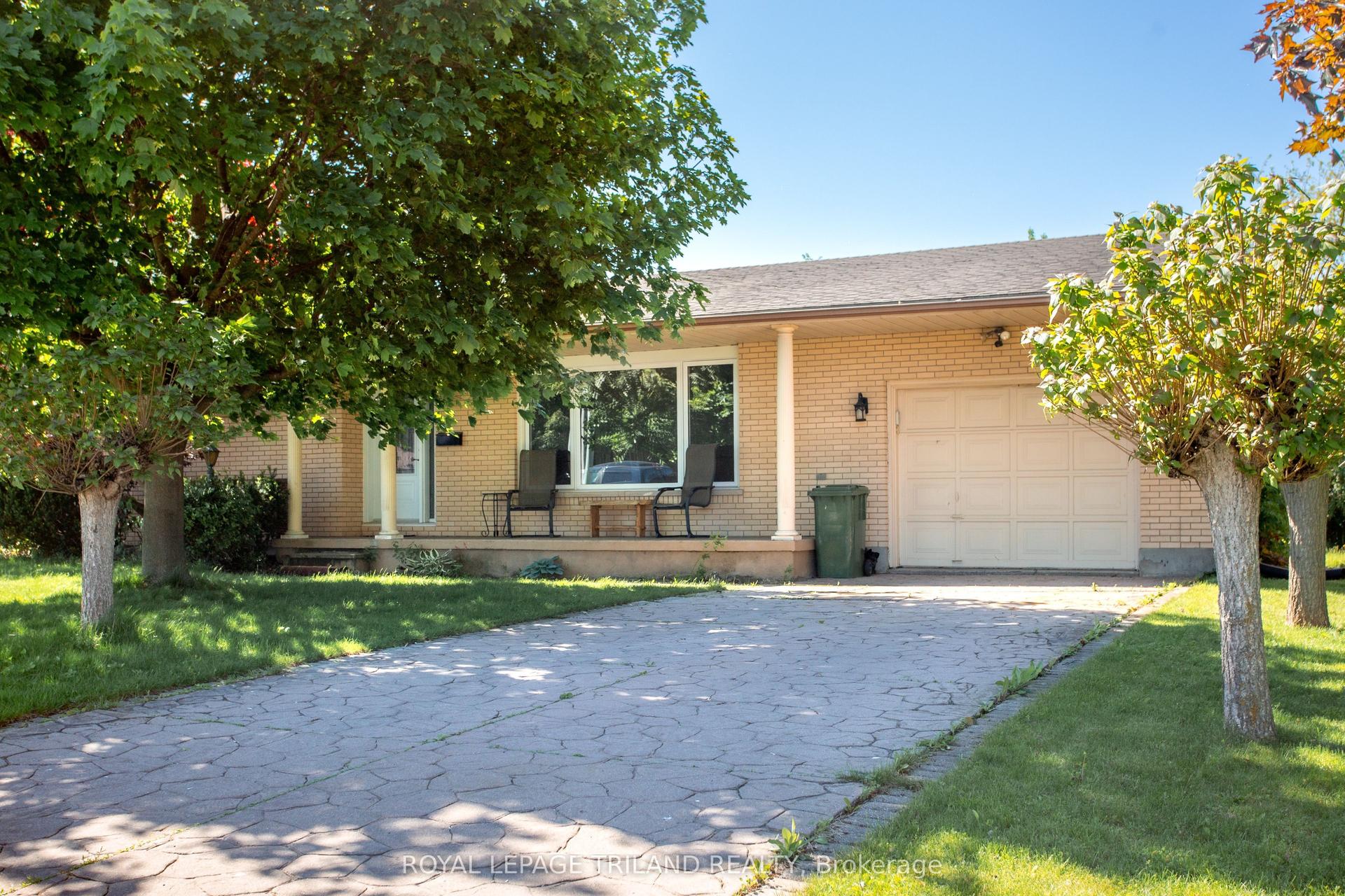 8 Croatia Court — photo 1