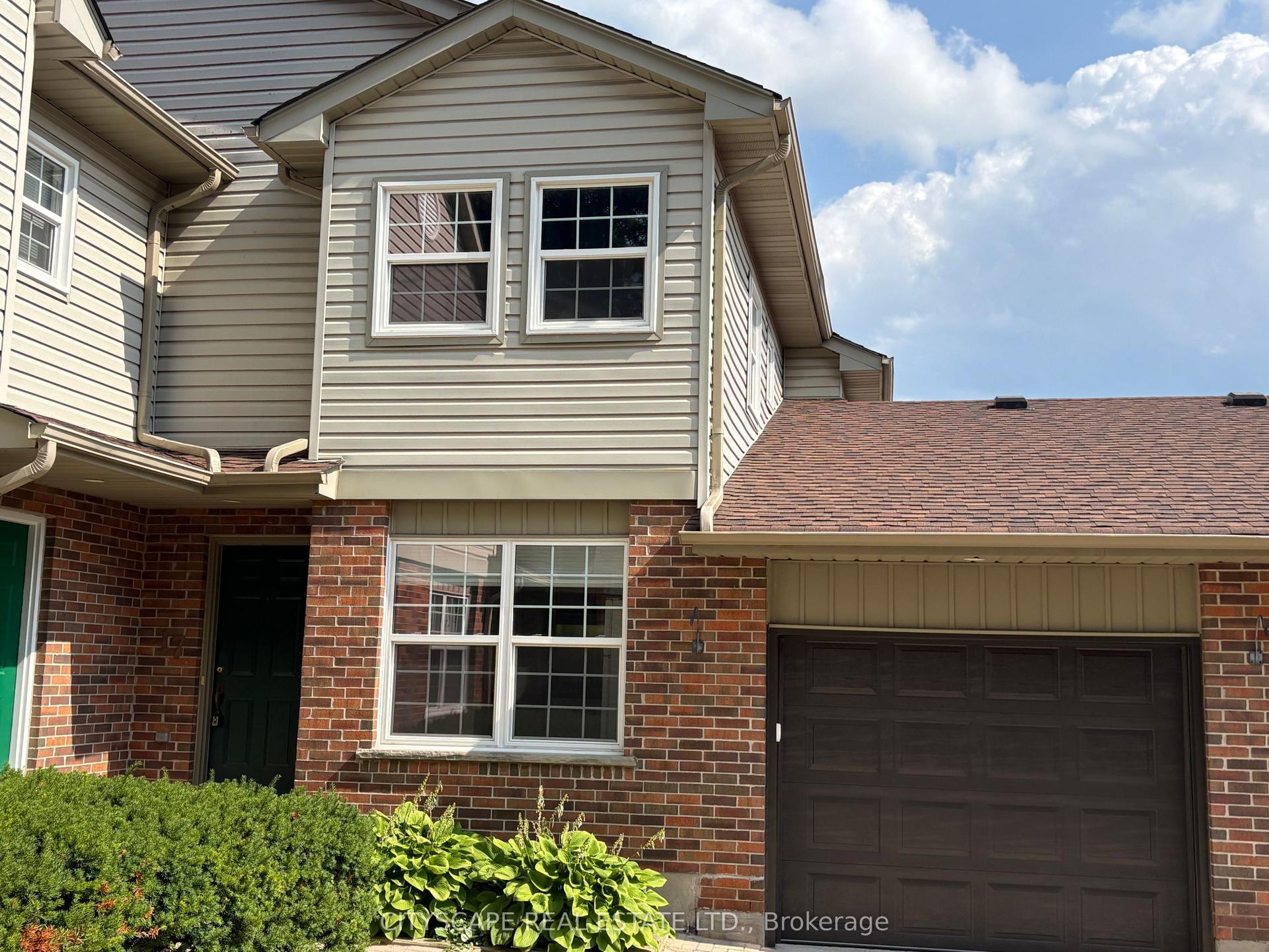 250 Keats Way 17 #17, Waterloo — Condo Town for sale, photo 1