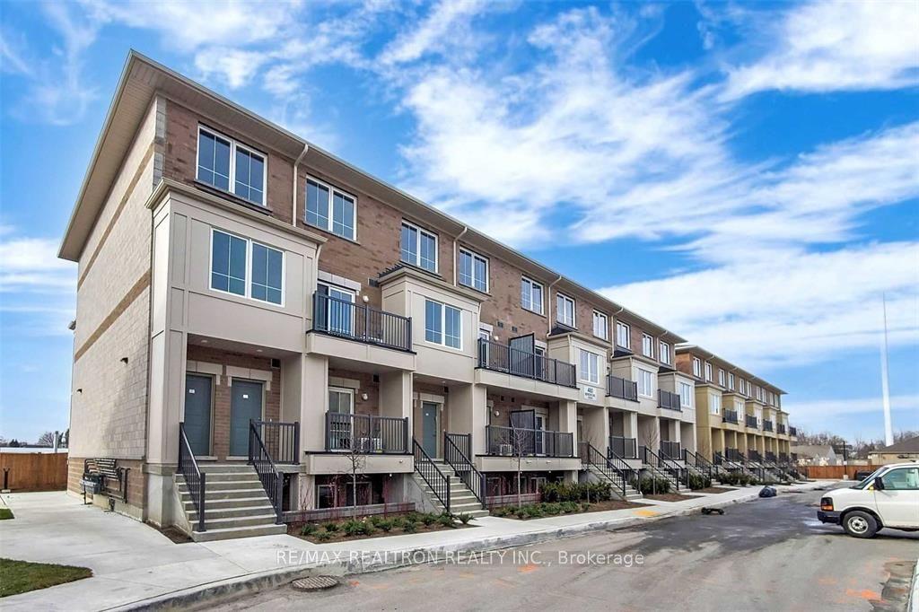 480 Beresford Path 19 #19, Oshawa — Condo Town for lease, photo 1
