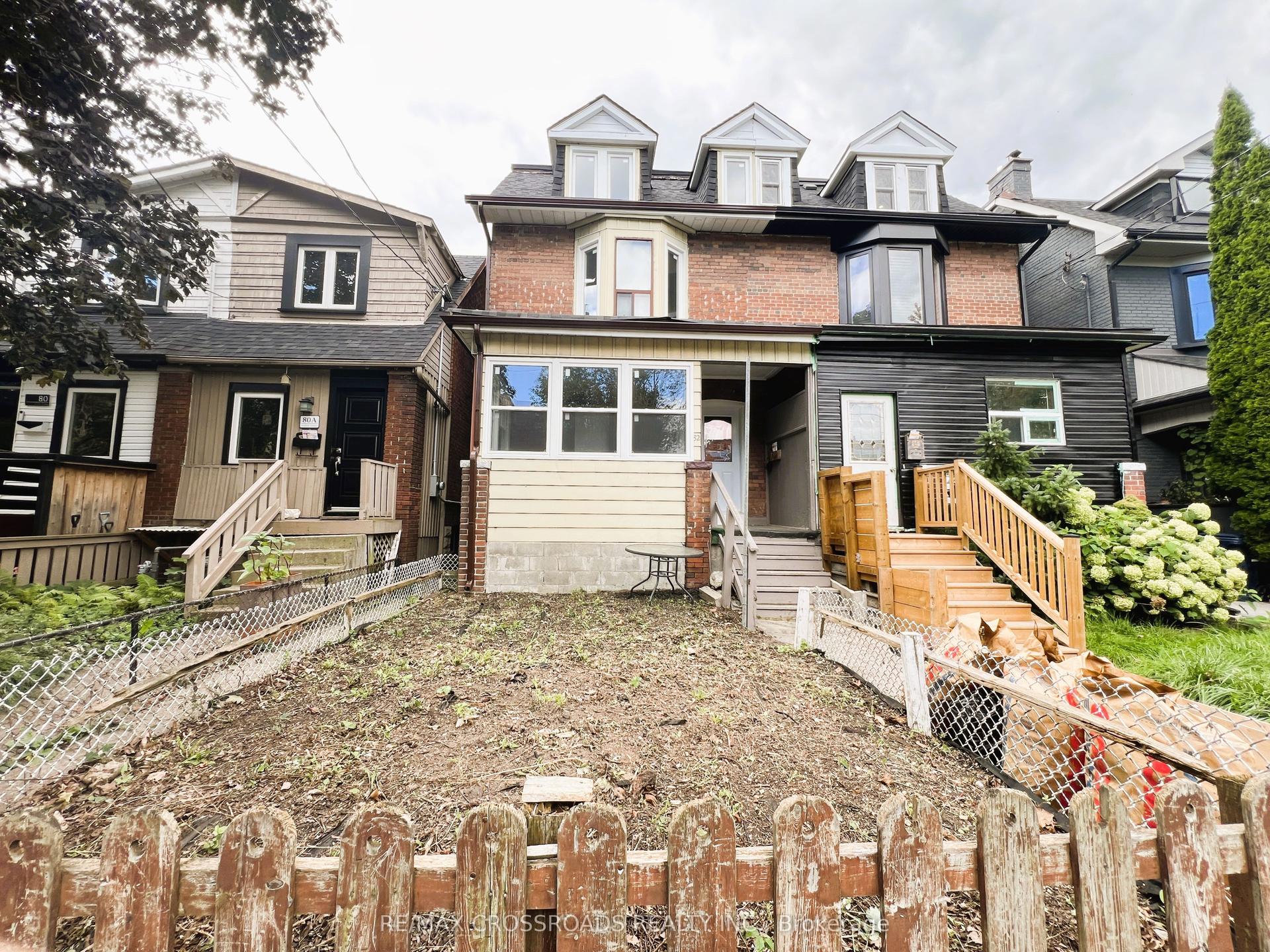 82 Curzon Street, Toronto — Semi-Detached for sale, photo 1