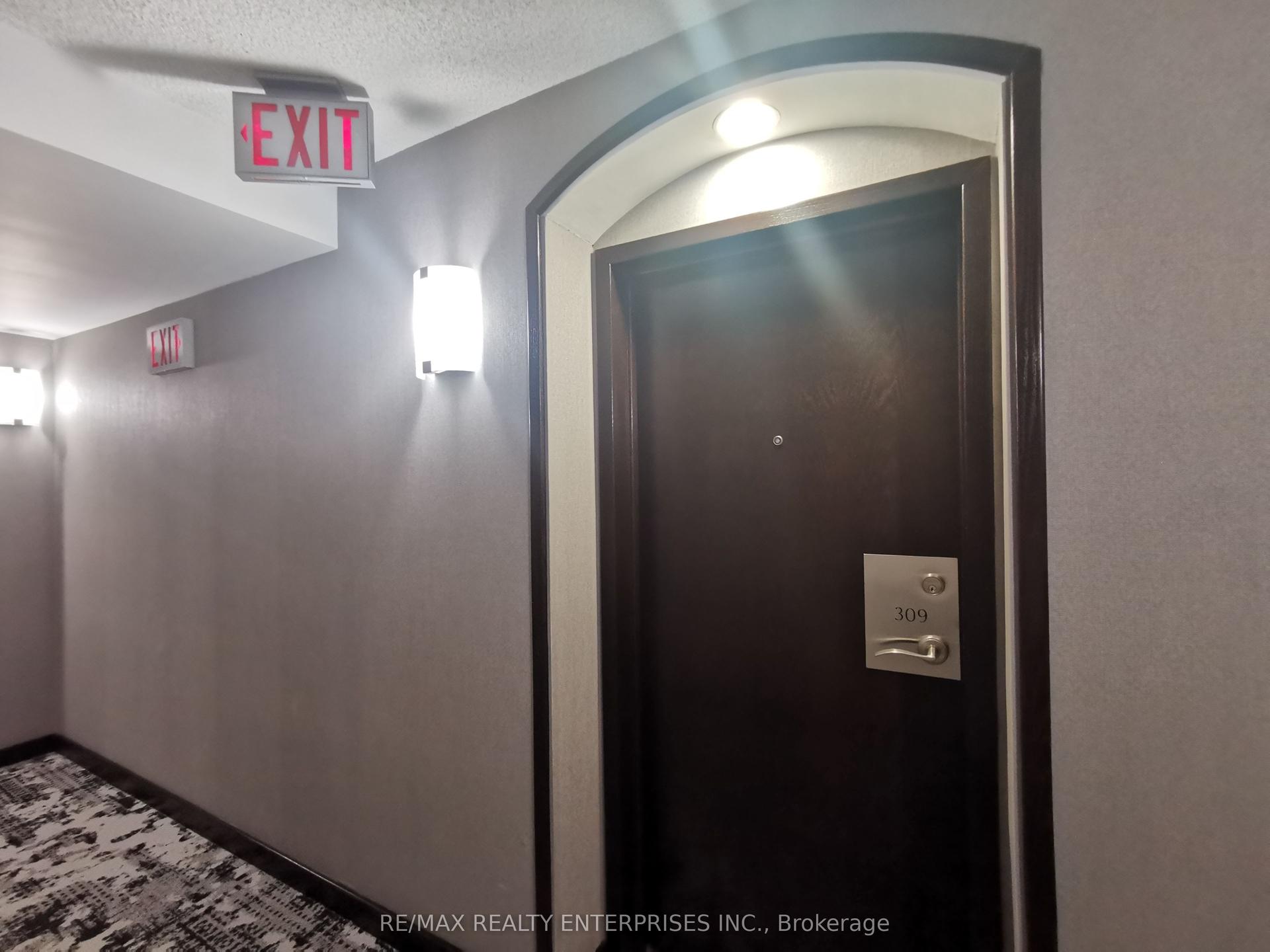 10 Queen Quay 309 #309 — photo 1