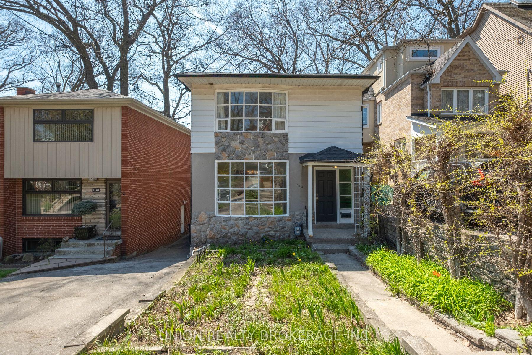 132 Silver Birch Avenue — photo 1