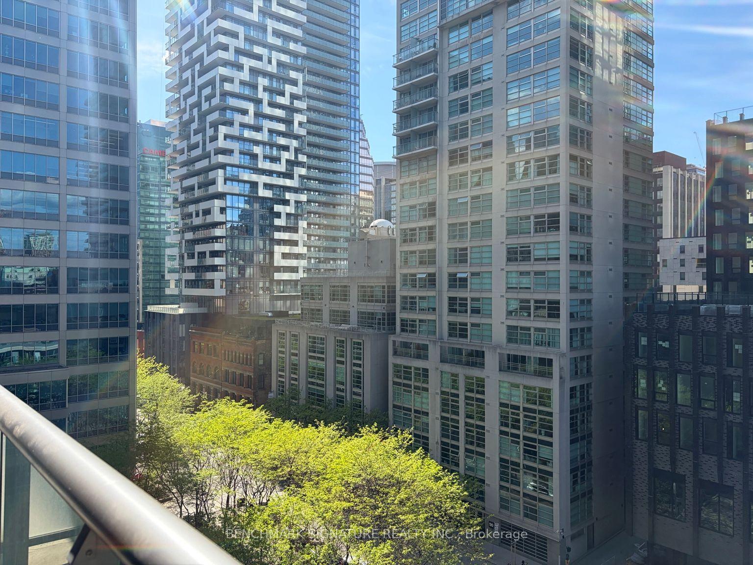 33 Lombard Street 905 #905 — photo 1