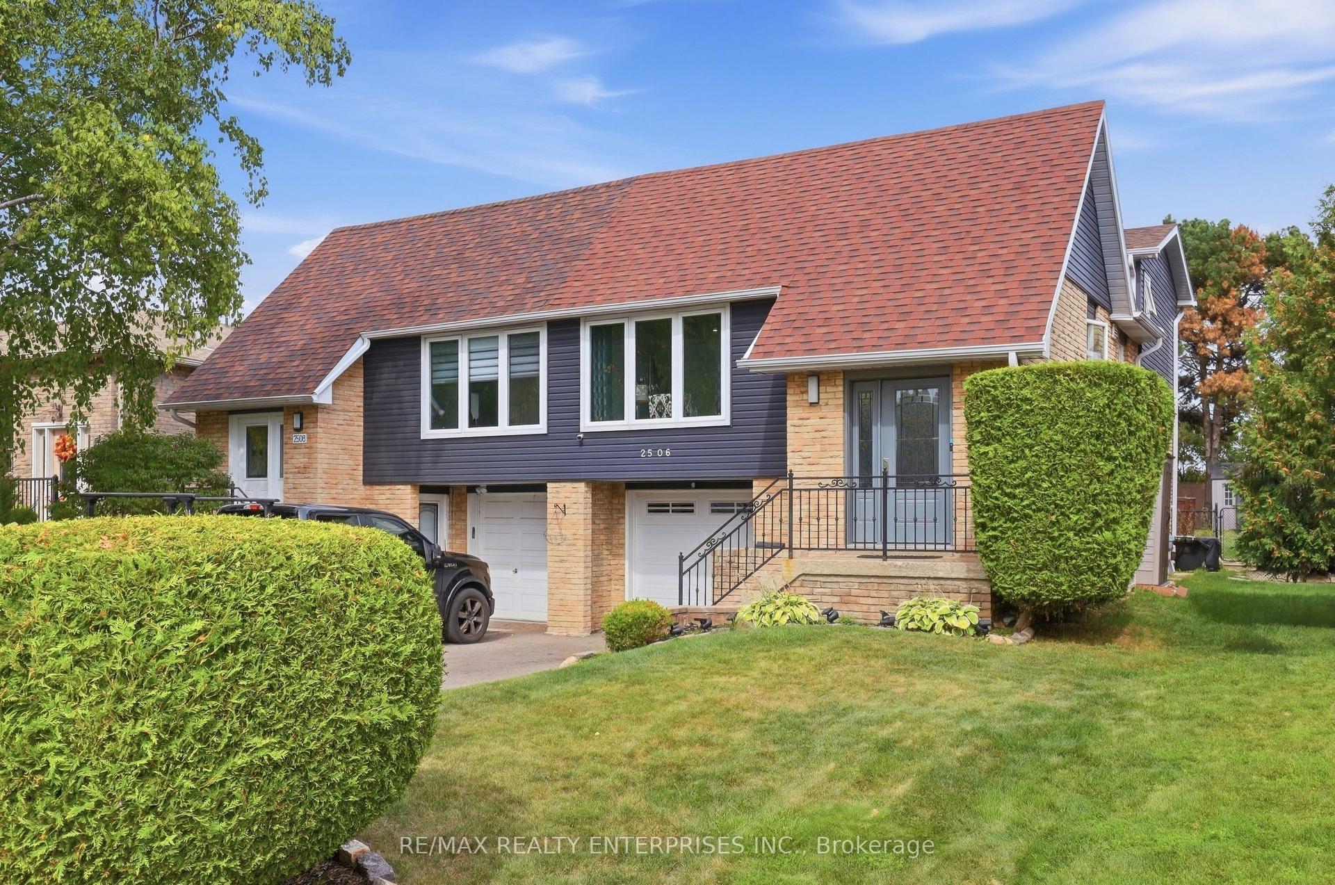 2506 Cobbinshaw Circle, Mississauga — Semi-Detached for sale, photo 1