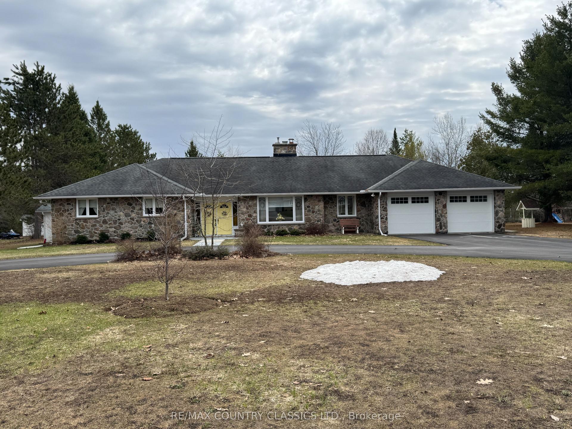 37 Golfview Drive — photo 1