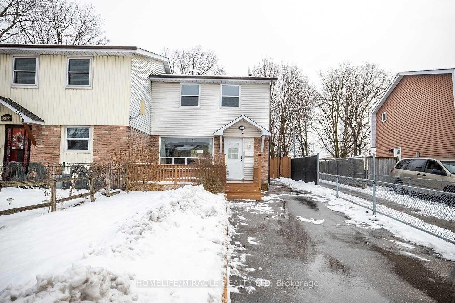 1391 Fenelon Crescent — photo 1