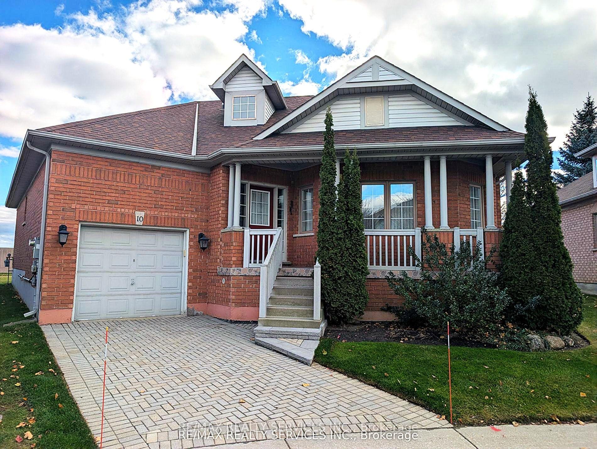 10 Orchard Park Gate — photo 1