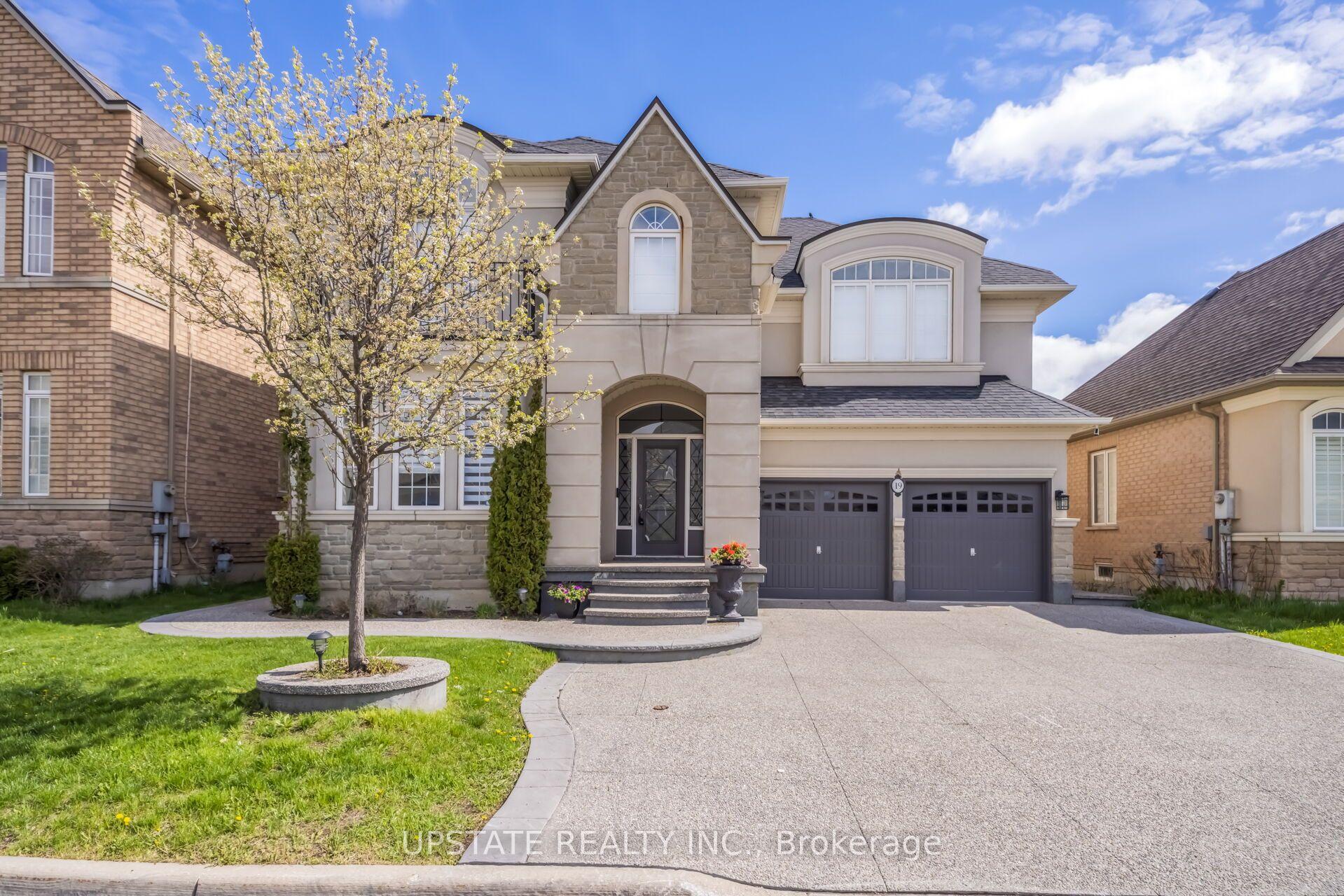 19 Eaglesprings Crescent — photo 1