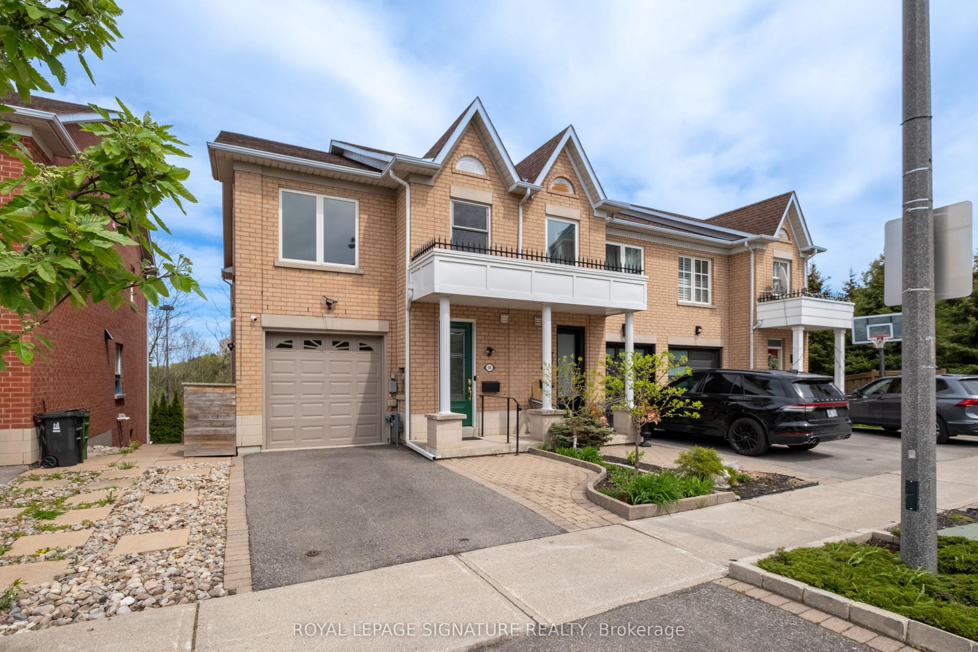 98 Dallimore Circle — photo 1