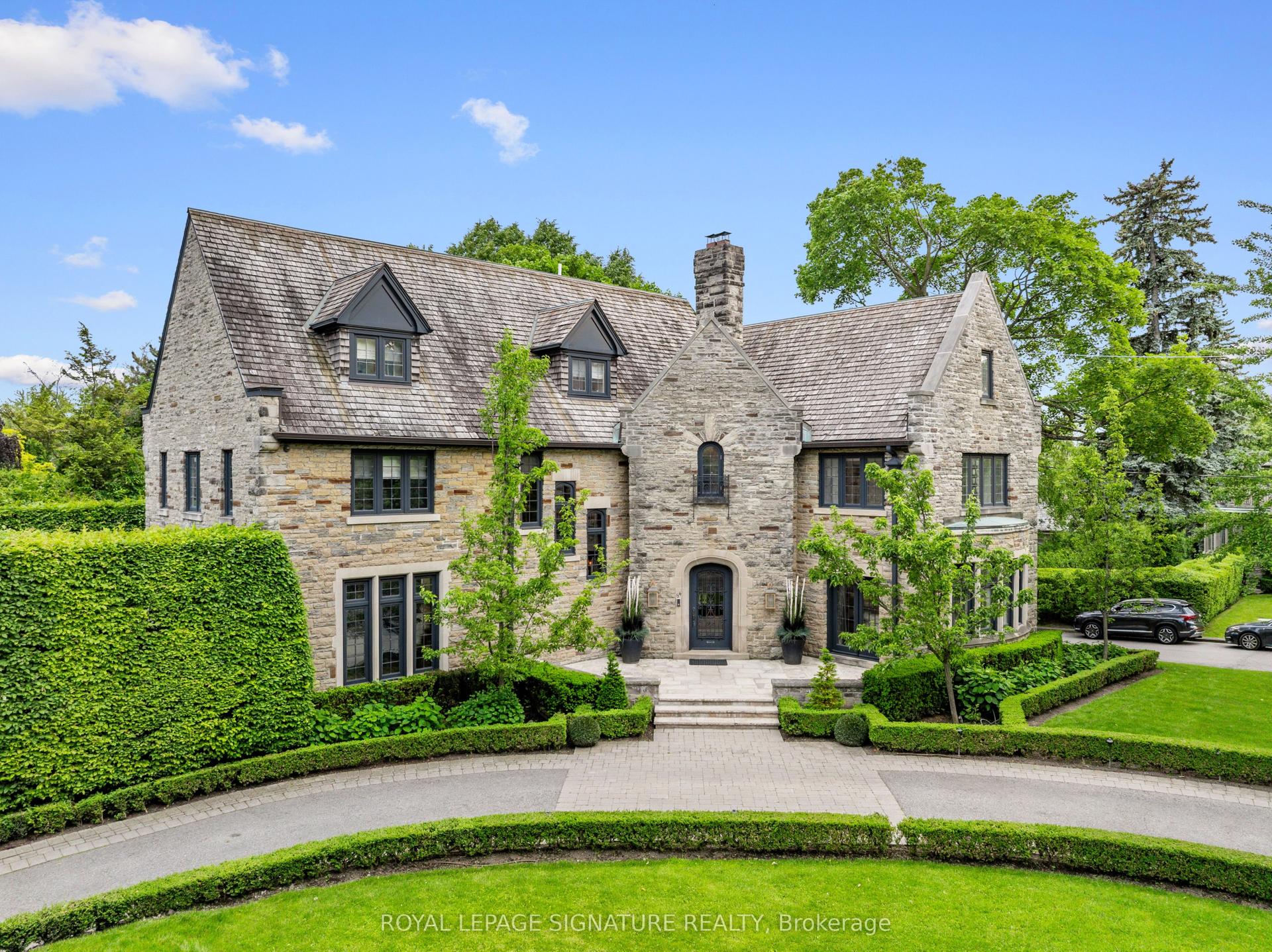 64 Old Forest Hill Road, Toronto — Detached for sale, photo 1