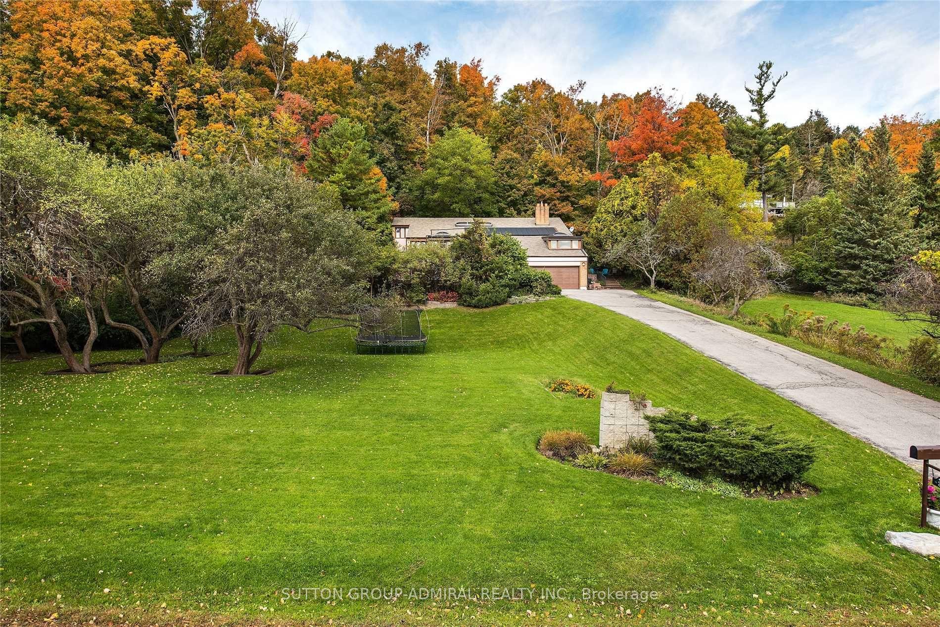 37 Meadowcliffe Drive — photo 1