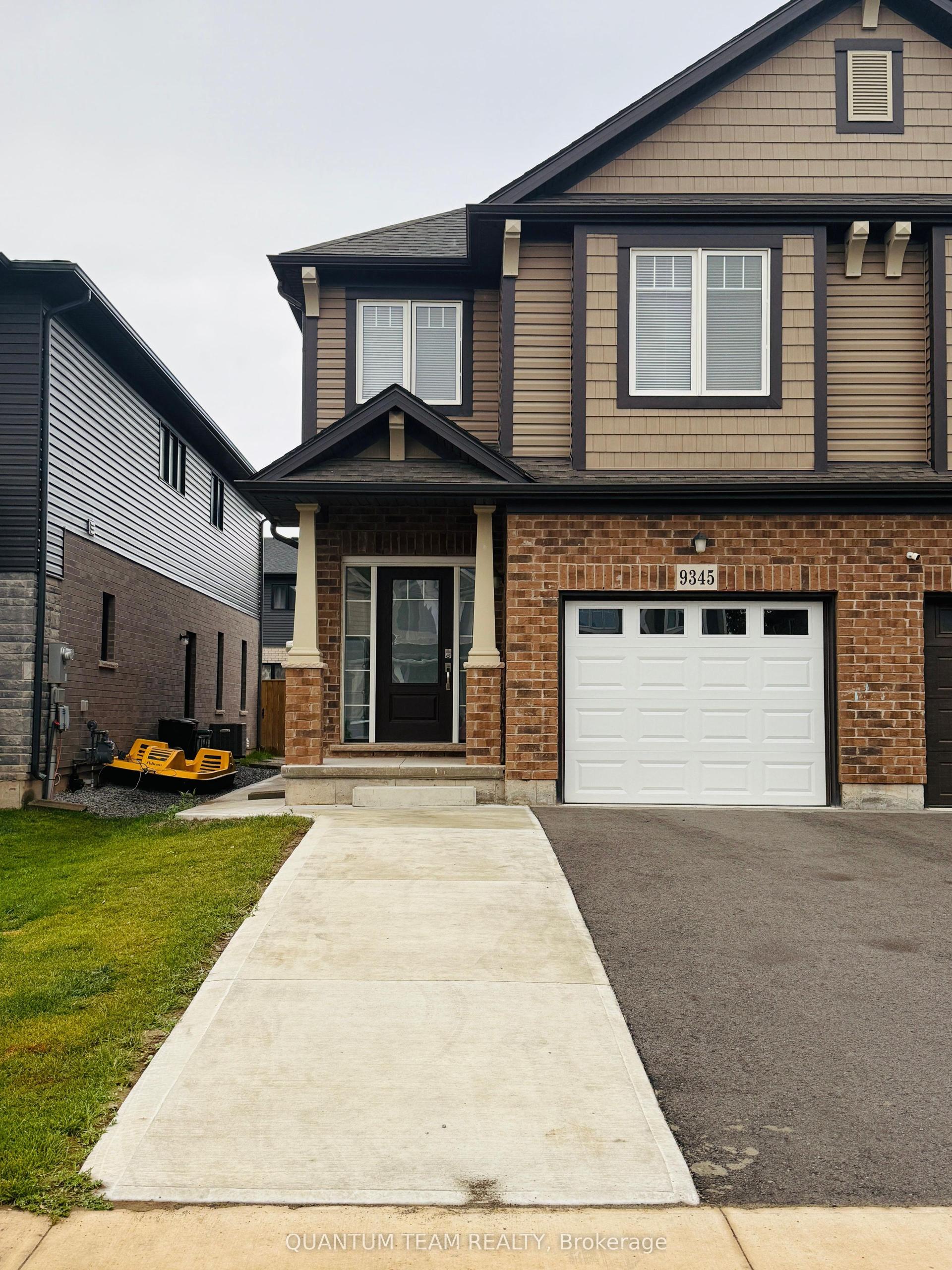 9345 White Oak Avenue upper #upper, Niagara Falls — Semi-Detached for lease, photo 1