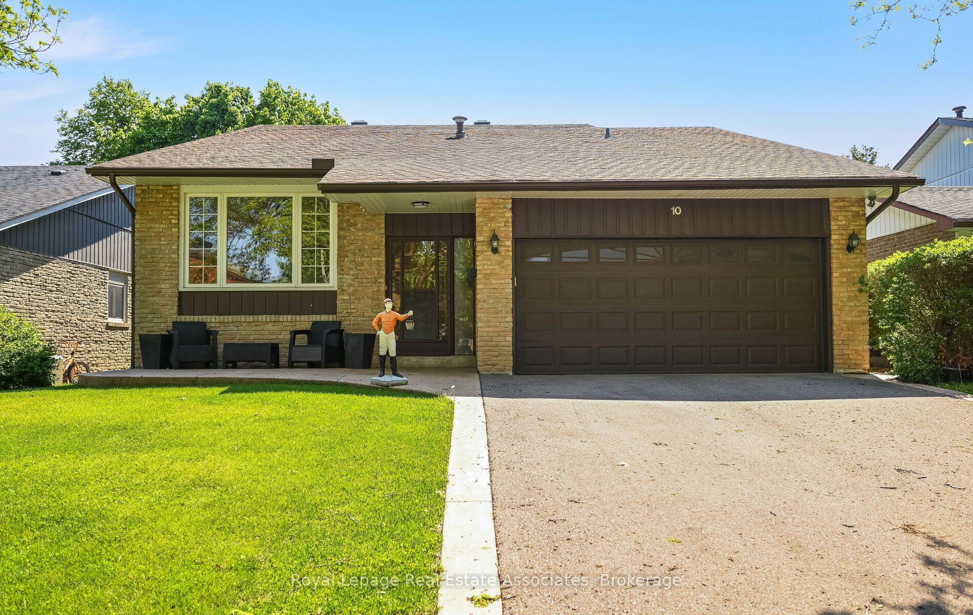 10 Charing Drive — photo 1