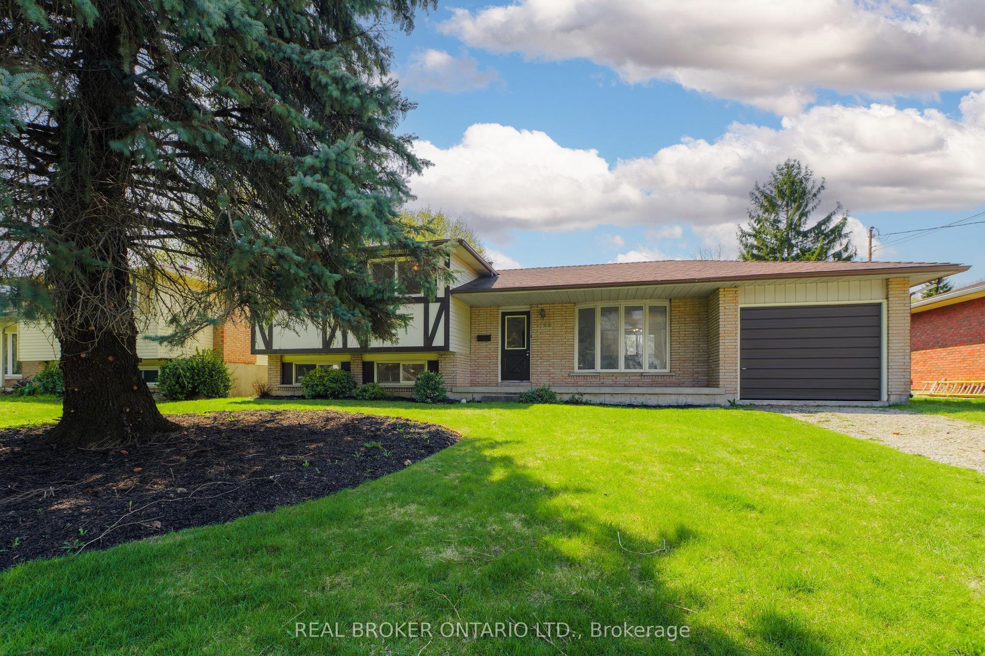 194 Fiddlers Green Road — photo 1