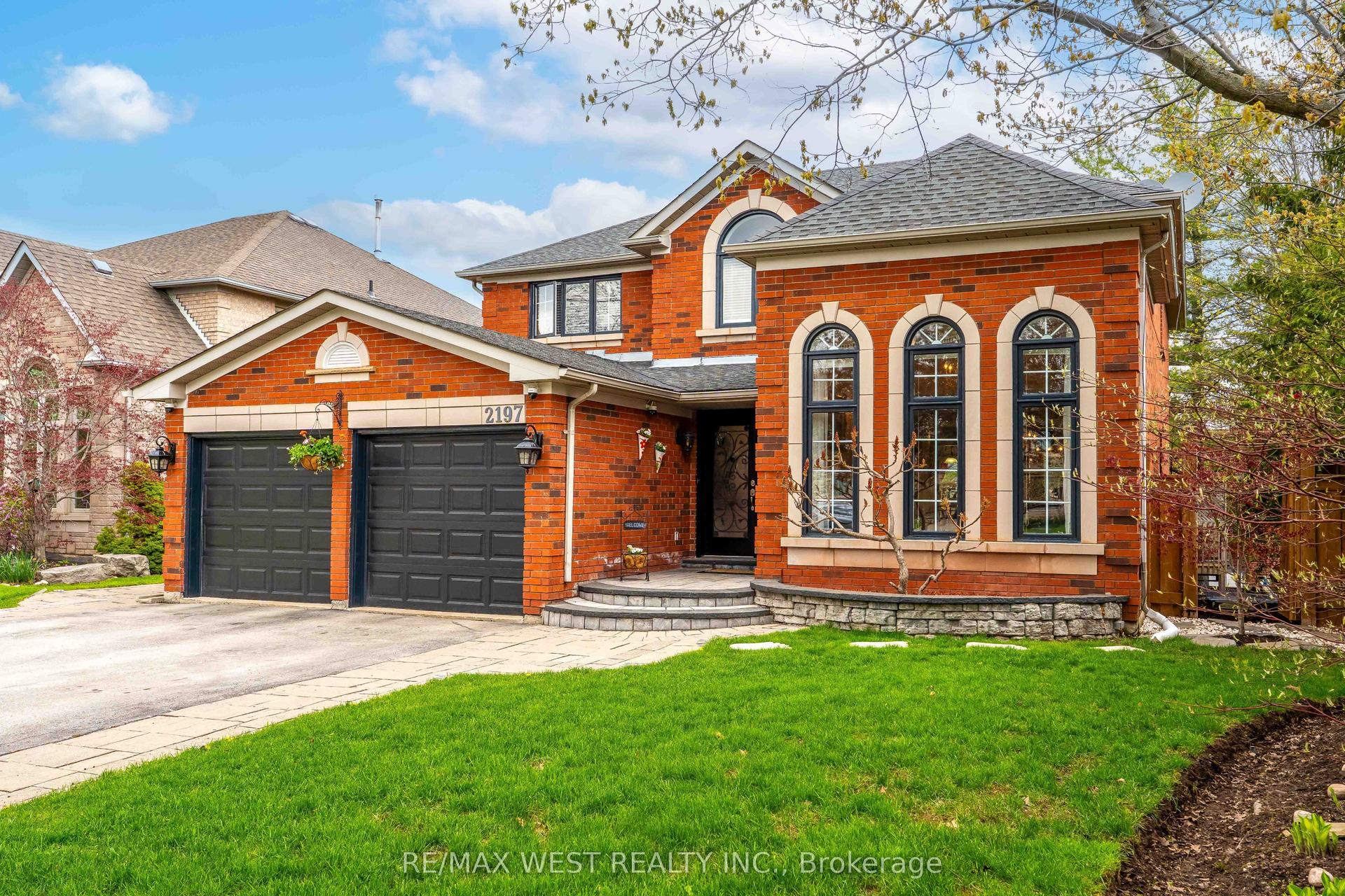 2197 Shaftesbury Court — photo 1
