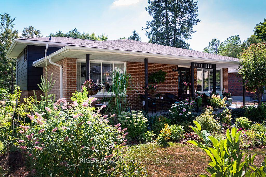 144 Canterbury Street, Ingersoll — Detached for sale, photo 1