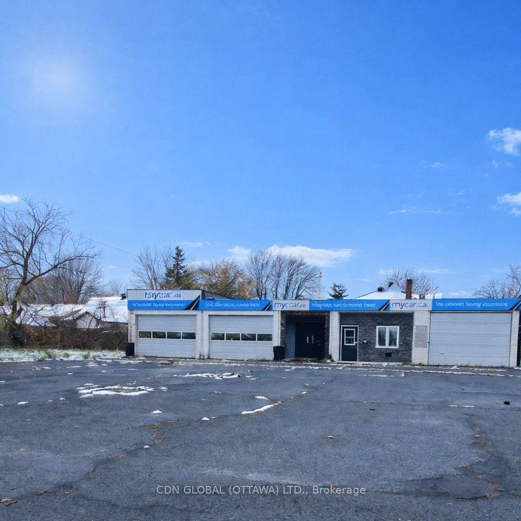 1180 Pitt Street — photo 1