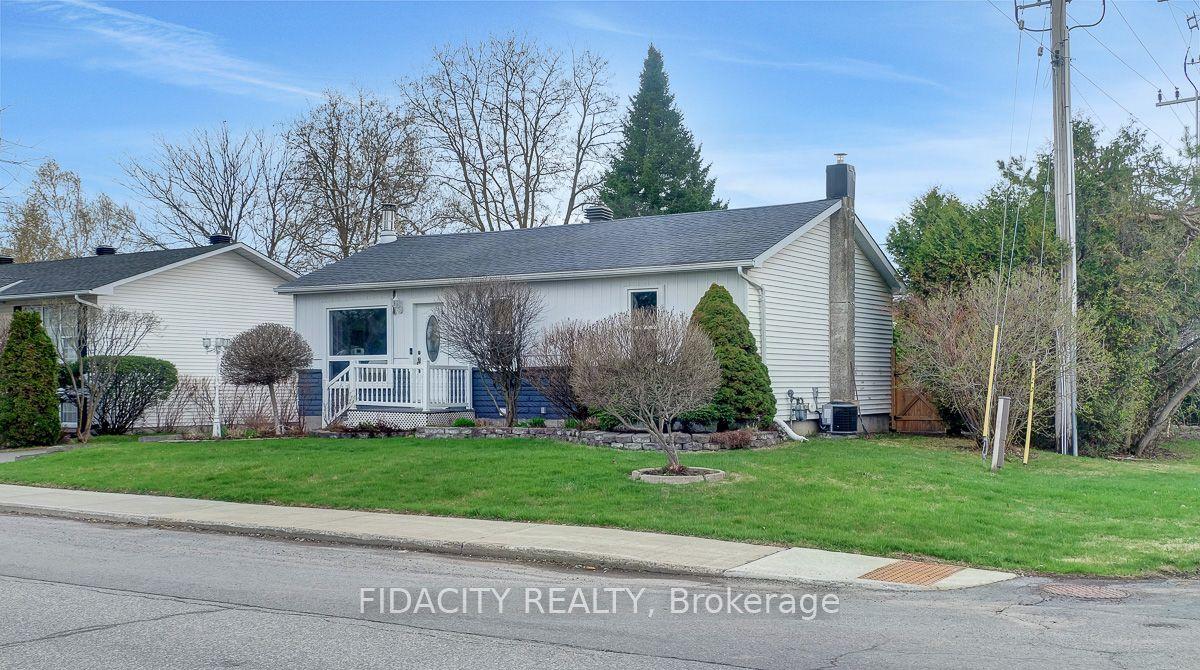 1336 St Jacques Road — photo 1