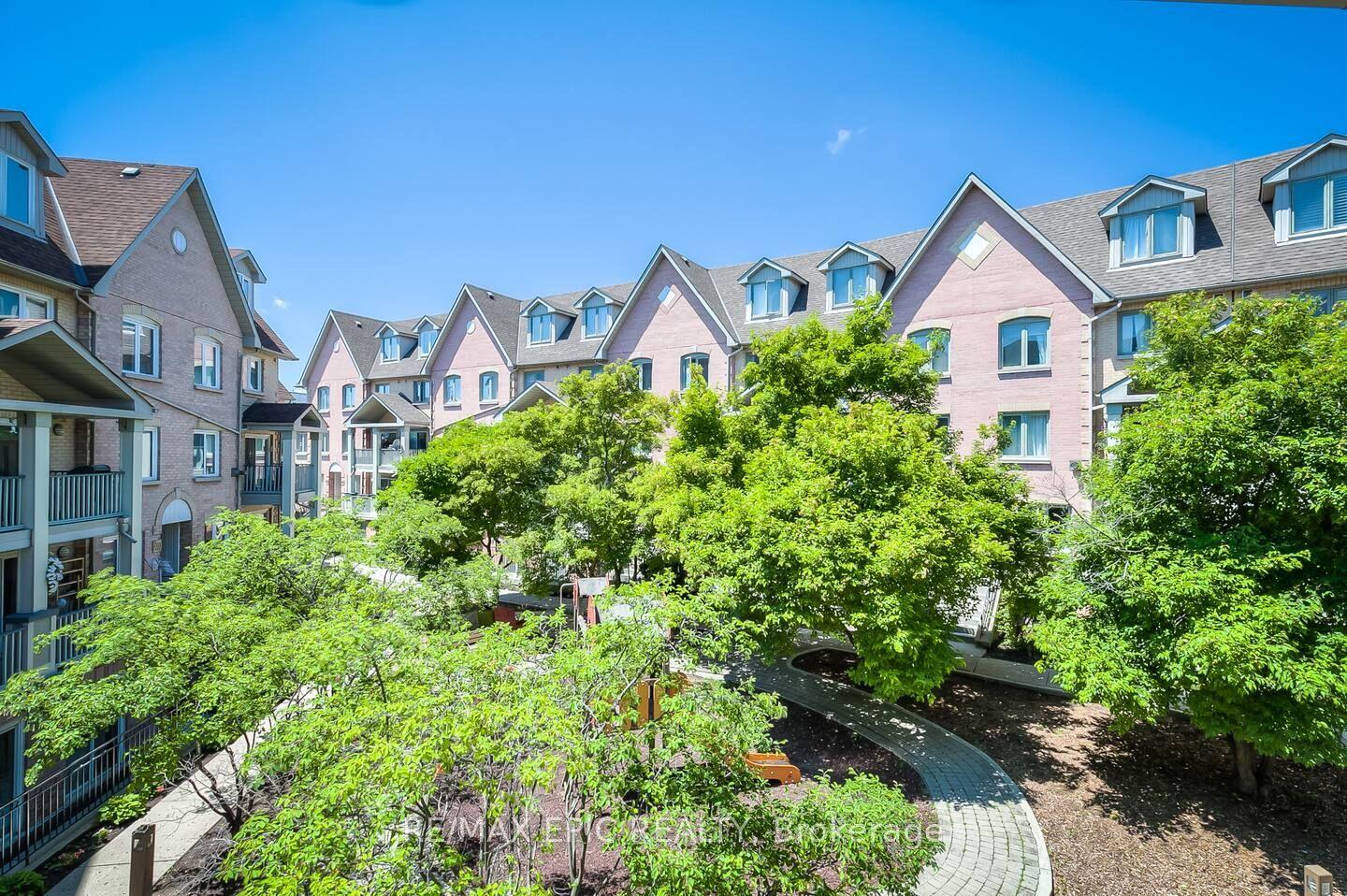 75 Weldrick Road E 732 #732, Richmond Hill — Condo Town for sale, photo 1