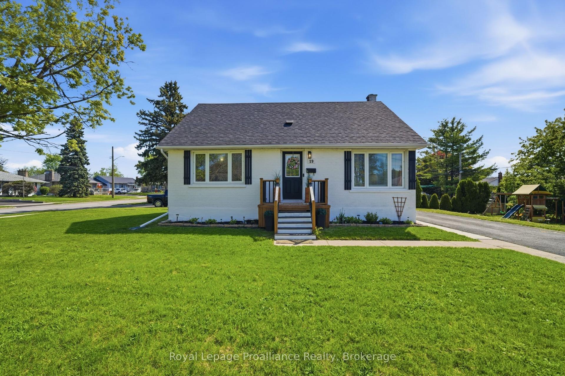 19 Coleman Drive — photo 1