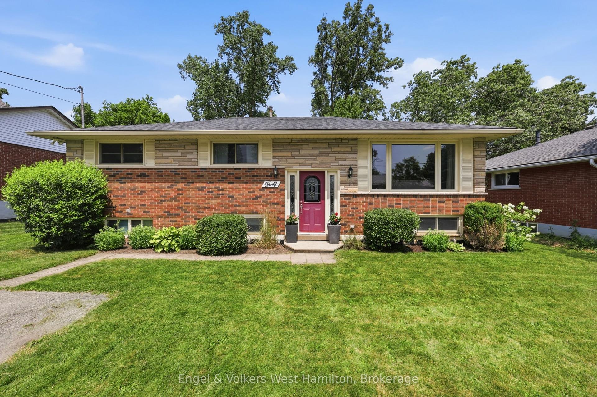 30 Laird Street, Haldimand — Detached for sale, photo 1