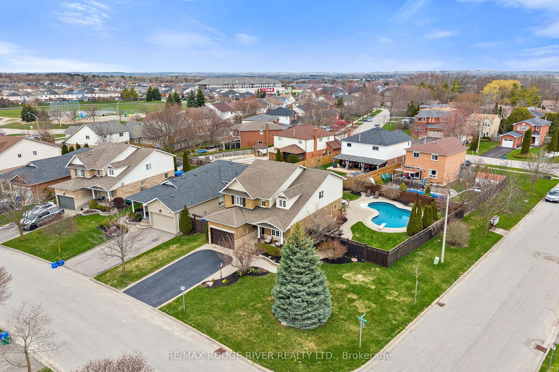 9 Clayton Crescent — photo 1