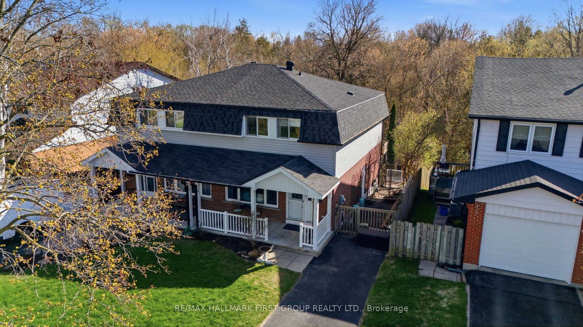 384 Camelot Court — photo 1