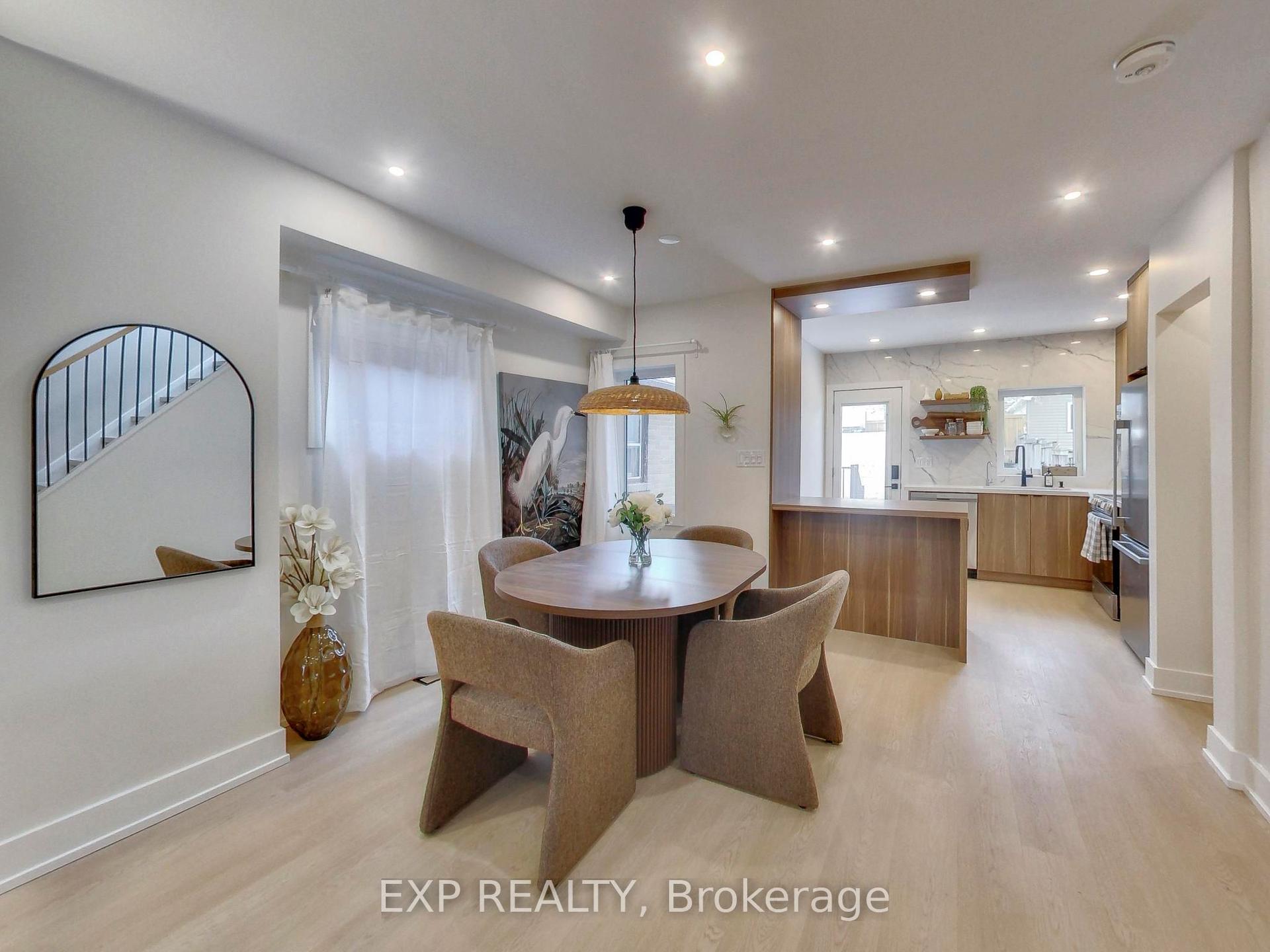 37 Gilbert Avenue, Toronto — Semi-Detached for sale, photo 1