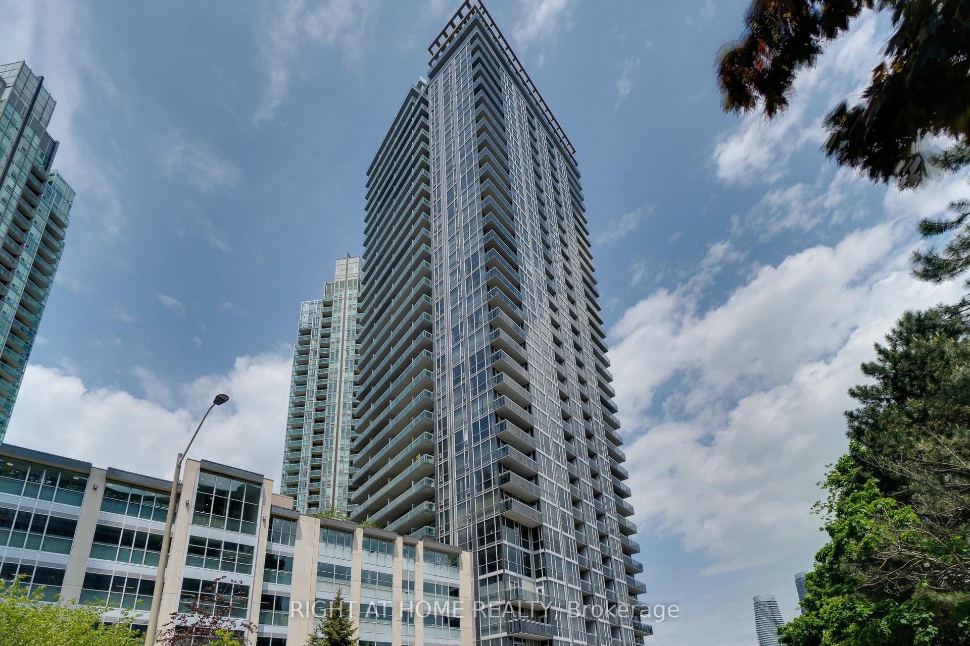 223 Webb Drive 2702 #2702, Mississauga — Condo for lease, photo 1