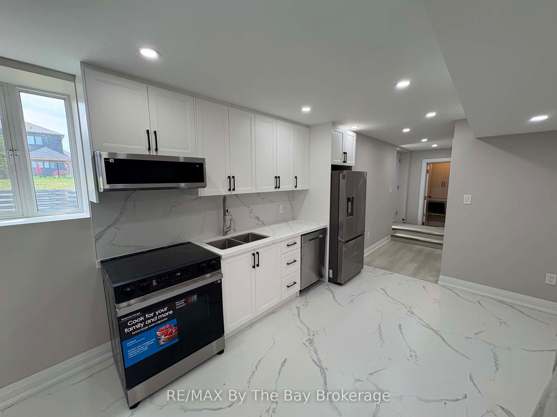218 Mapleside Drive Lower Unit #Lower Unit, Wasaga Beach — Detached for lease, photo 1