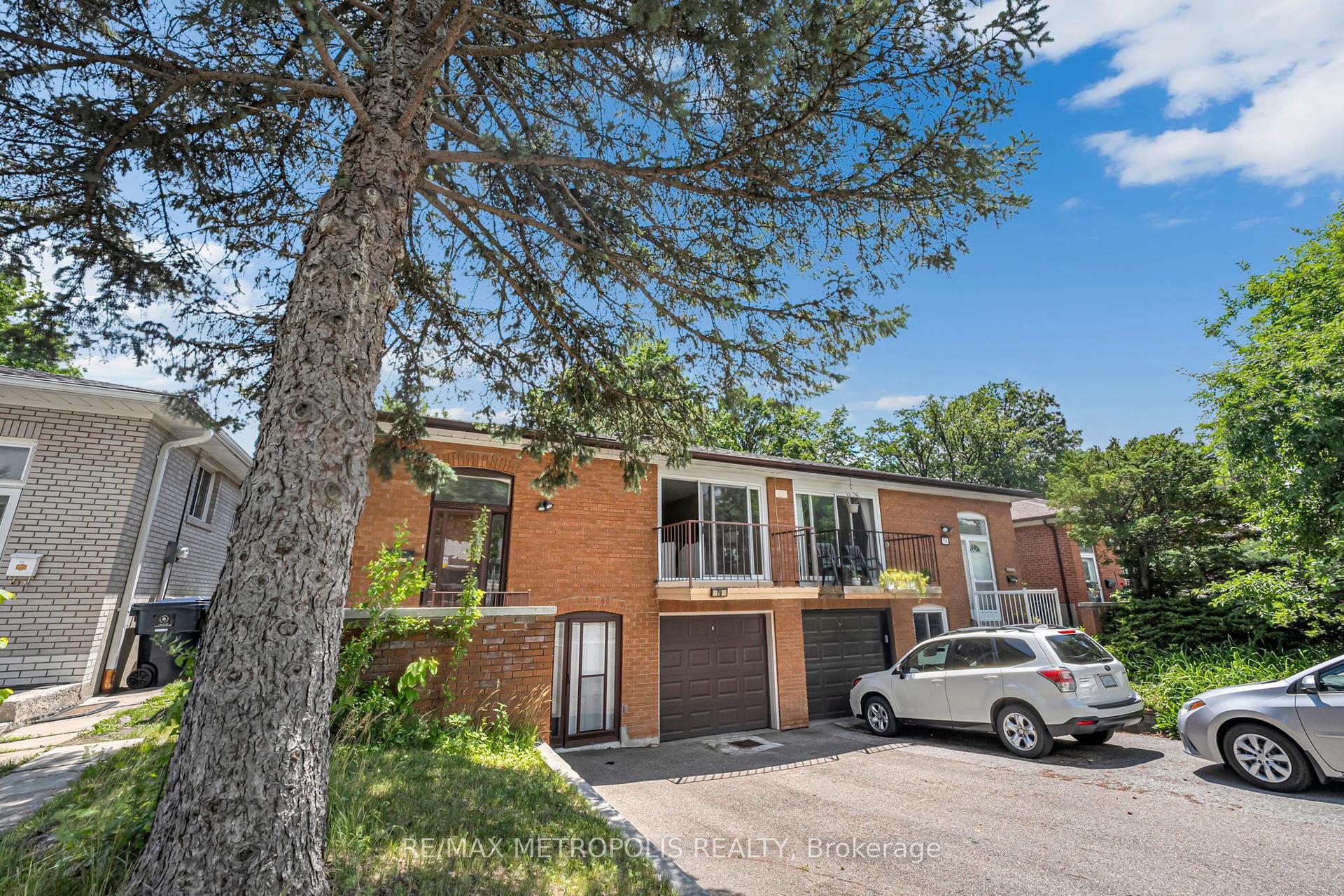 76 Harrington Crescent — photo 1