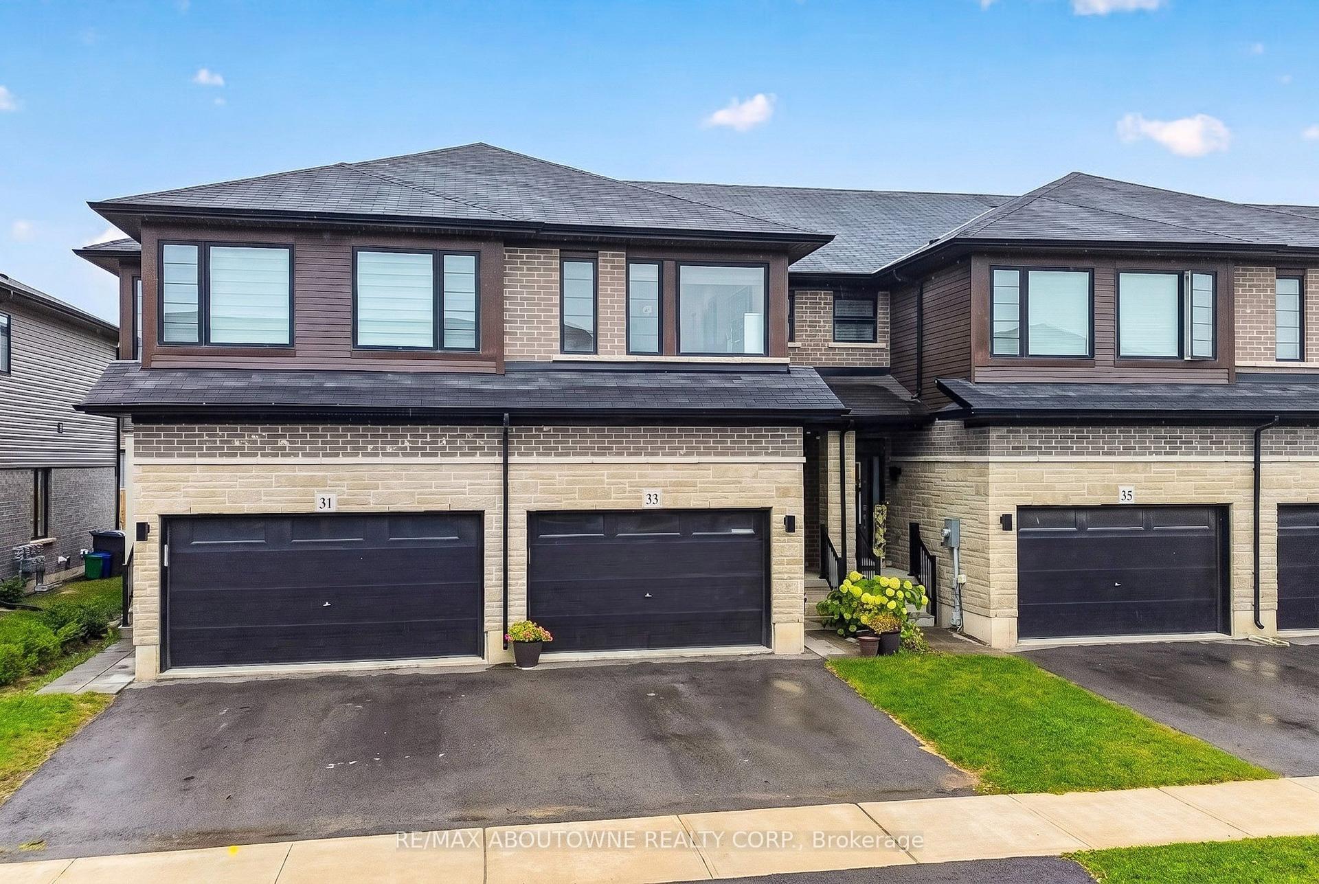 33 Bellhouse Avenue, Brantford — Townhouse for lease, photo 1