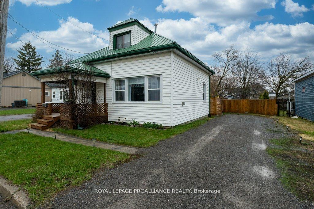 17 Meyers Street — photo 1