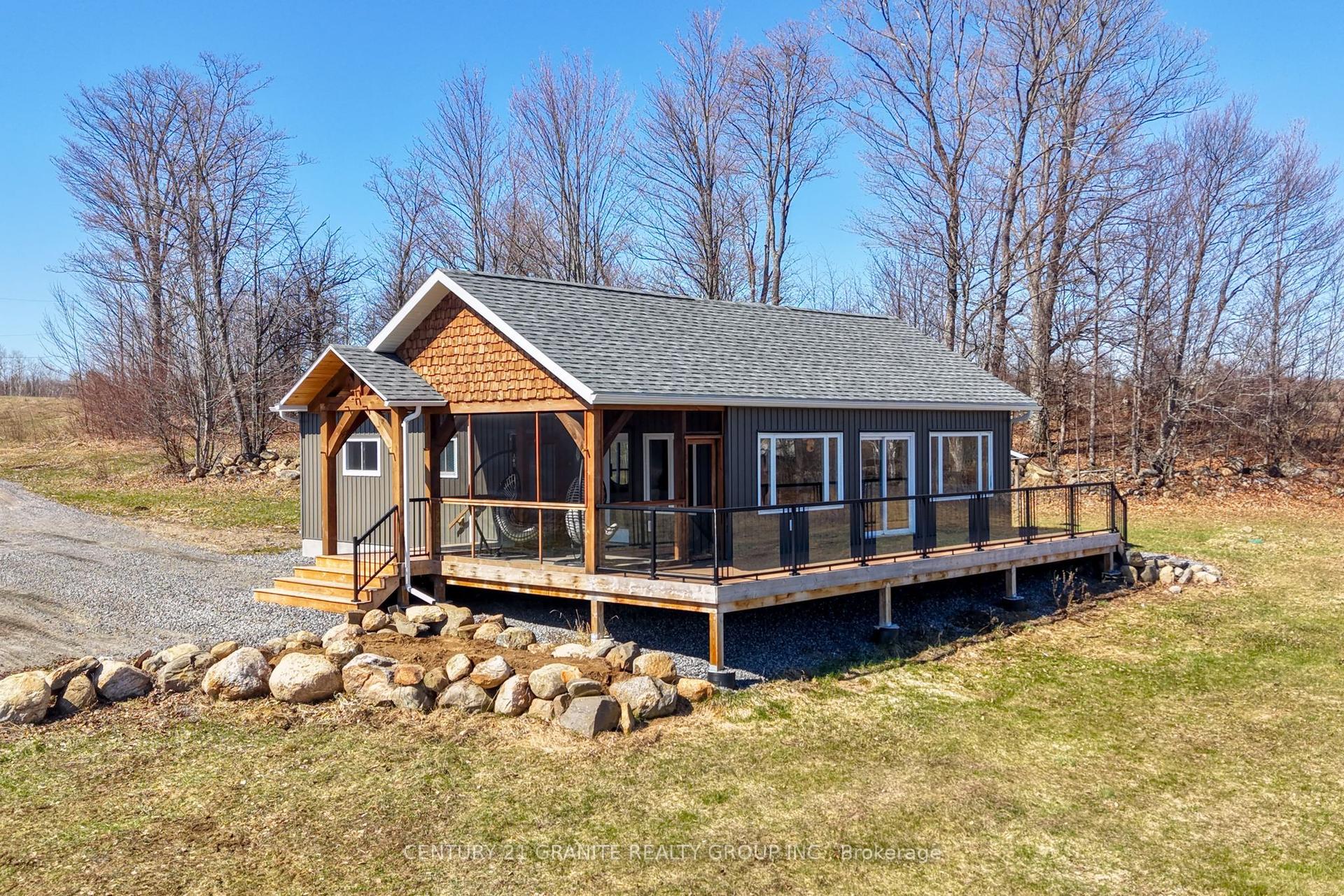 824 East Road Loop — photo 1