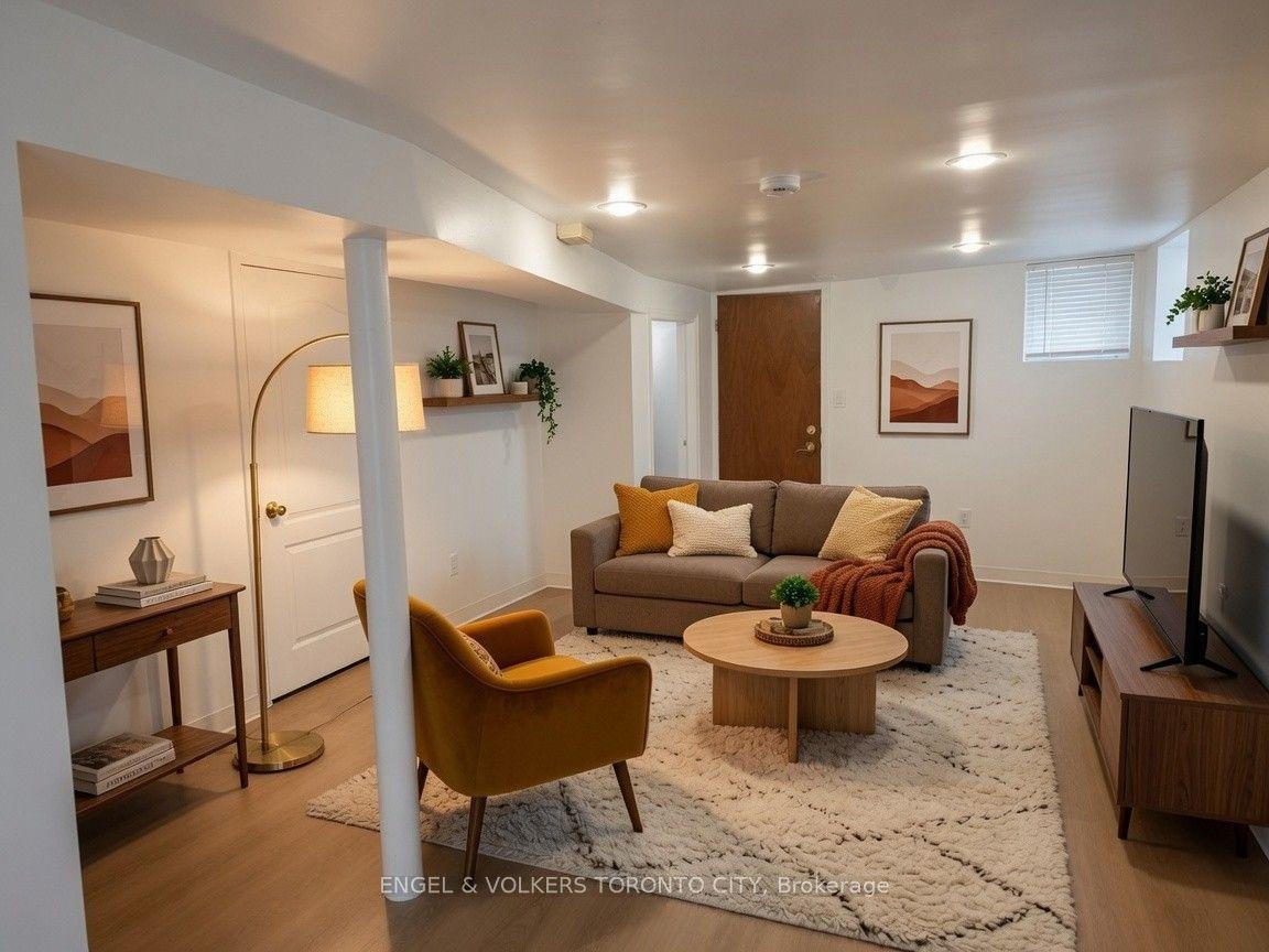 2012 Dundas Street E Basement #Basement, Toronto — Semi-Detached for lease, photo 1