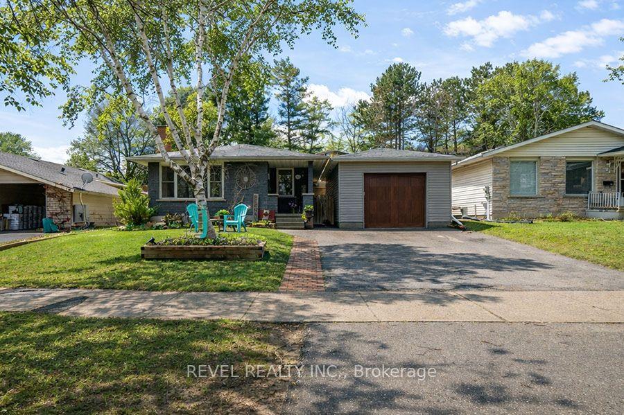 102 Century Hill Drive, Kitchener — Detached for sale, photo 1