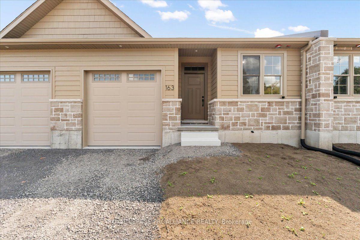 163 Pomeroy Avenue — photo 1