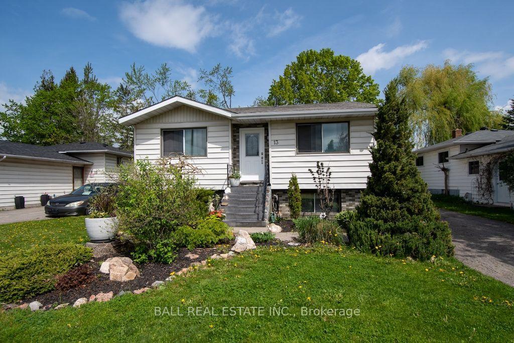13 Coyle Crescent — photo 1