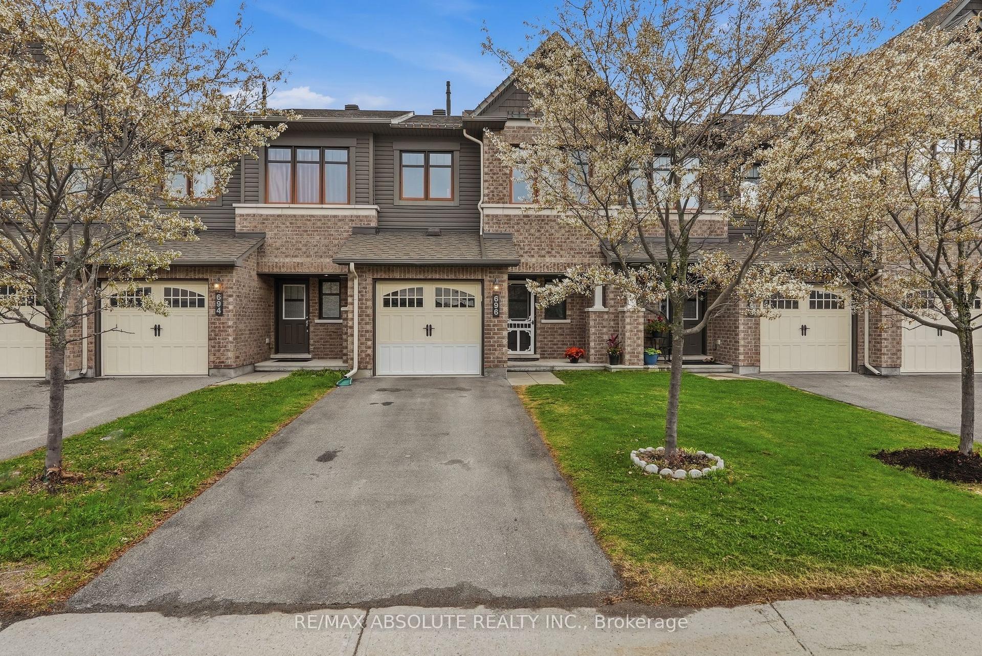 696 Trigoria Crescent — photo 1