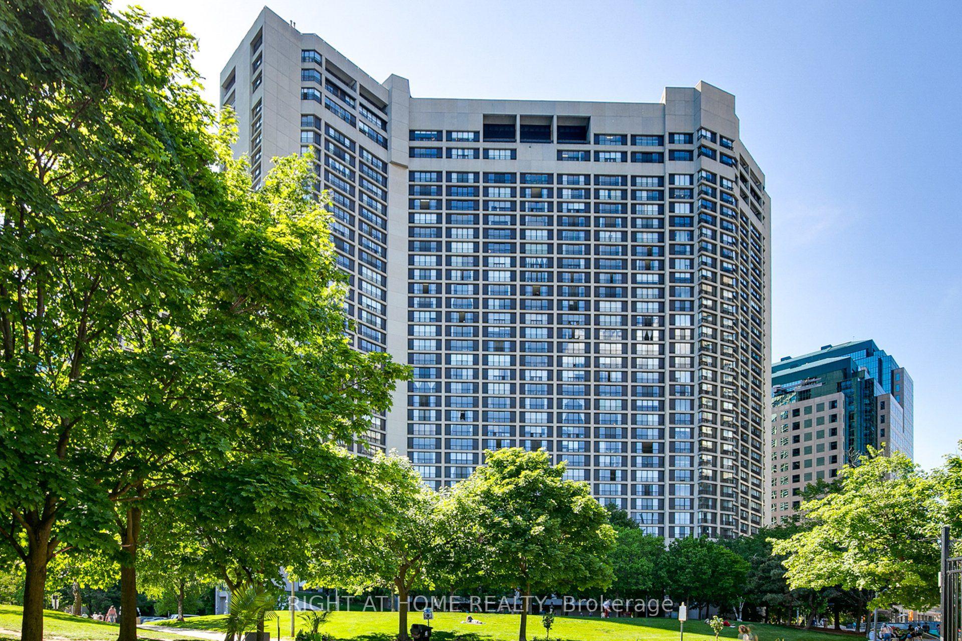 33 Harbour Square 2019 #2019 — photo 1