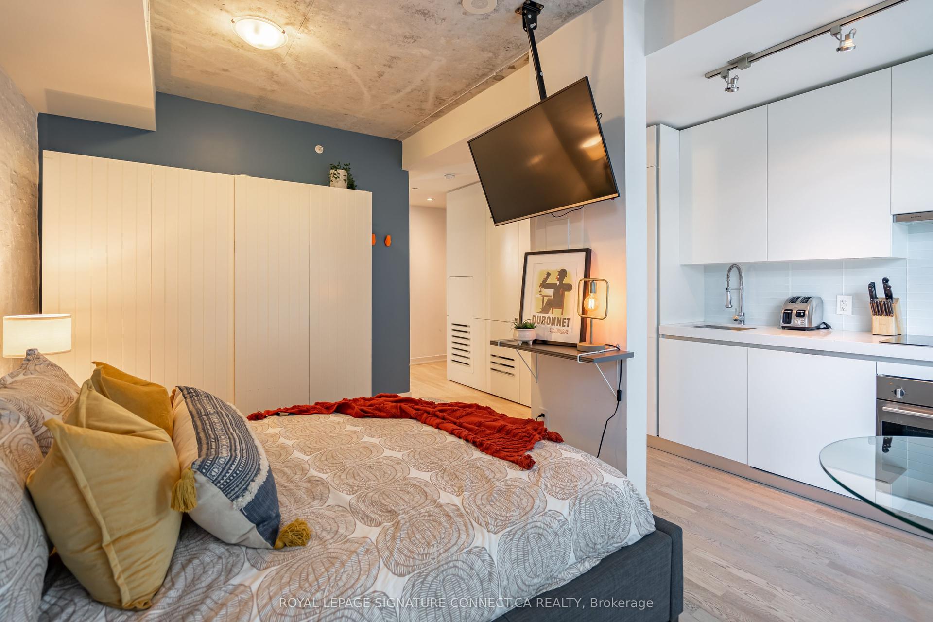 38 Stewart Street 409 #409, Toronto — Condo for lease, photo 1