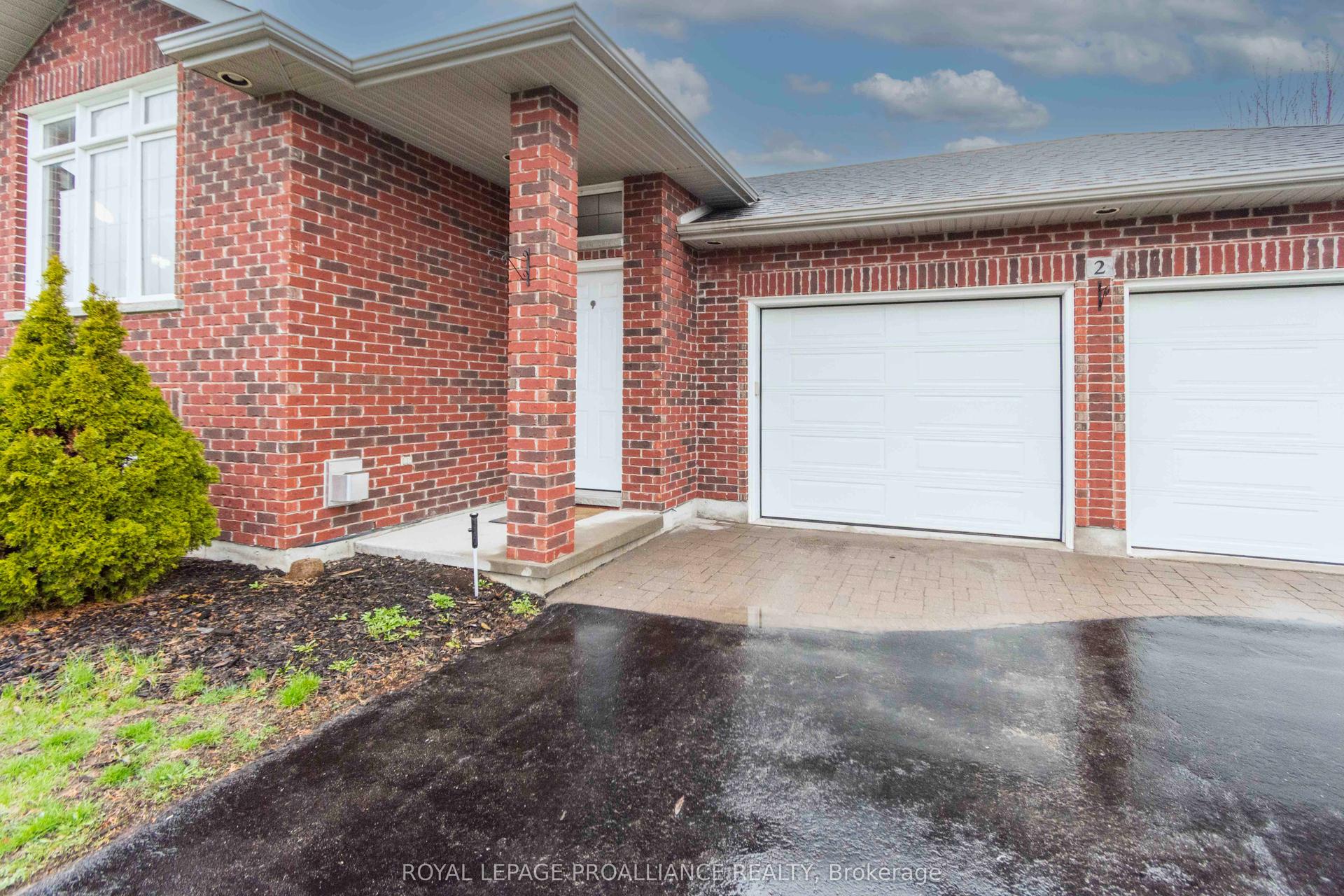 2 Freedom Crescent — photo 1