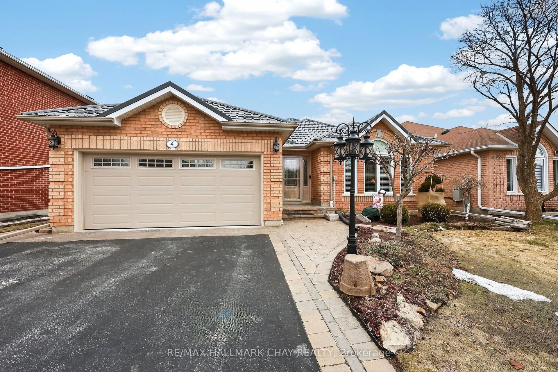 4 Darling Crescent — photo 1