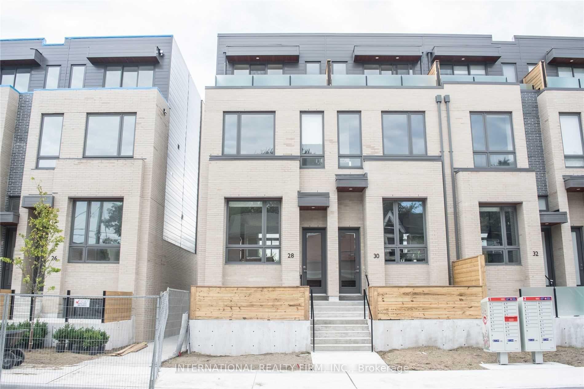 28 Perth Avenue — photo 1