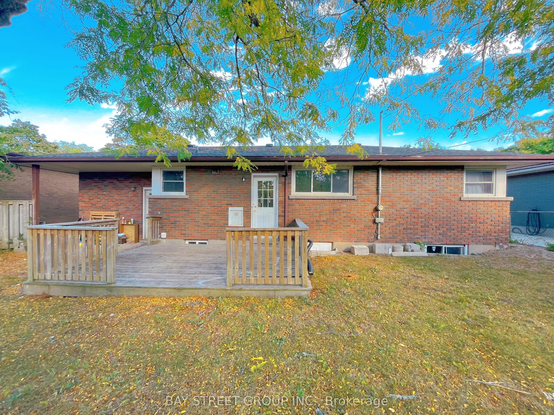 12 Wakil Drive #Lower ##Lower — photo 1