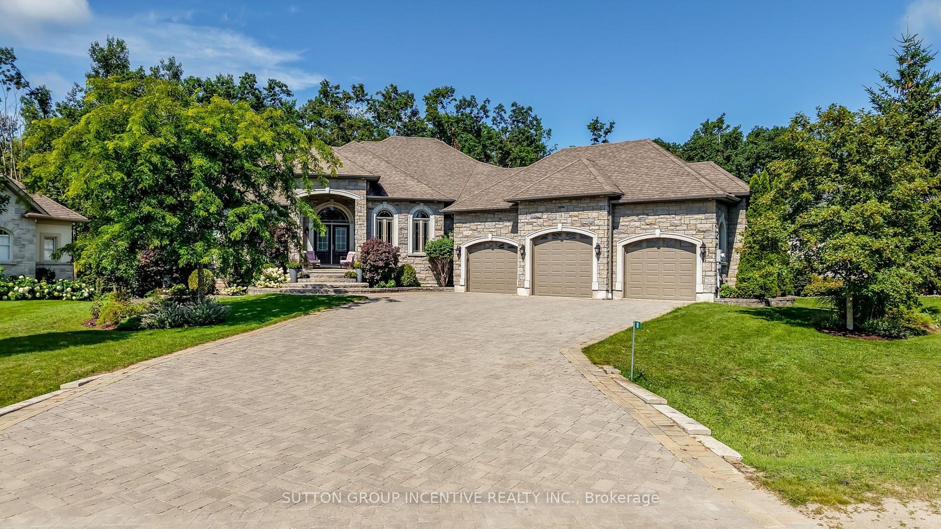 18 Lloyd Cook Drive W, Springwater — Detached for sale, photo 1